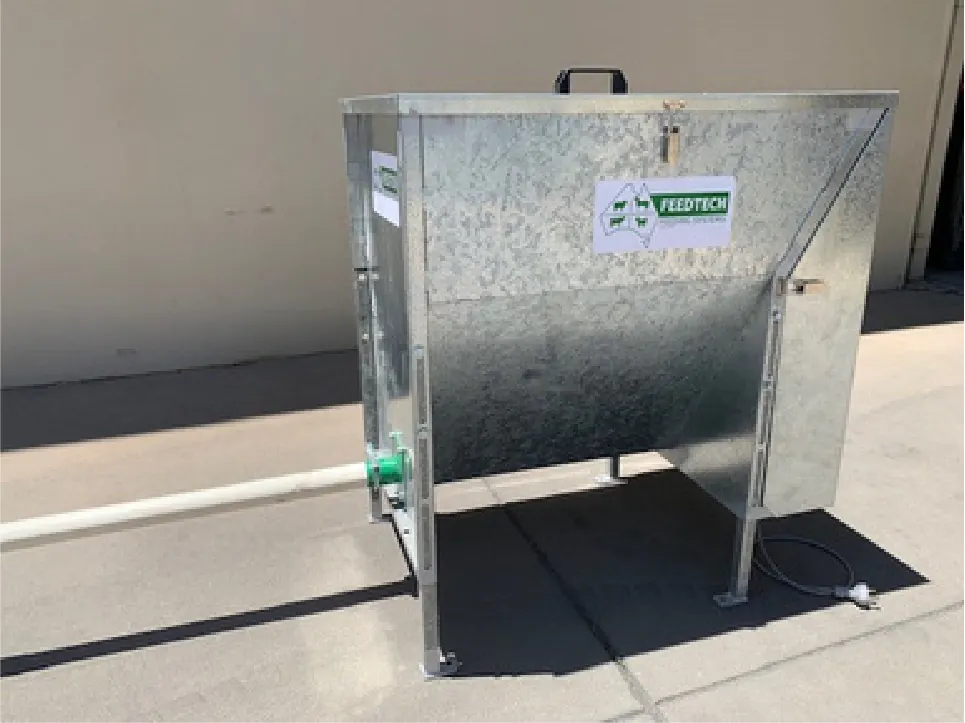 Feedtech additive dispenser and batching hopper setup