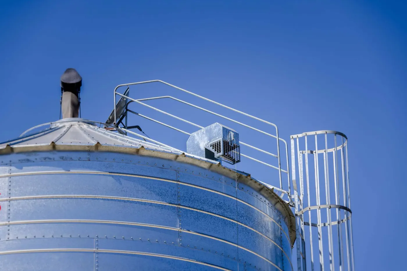 On-farm grain storage, sourced around your operation. equipment range